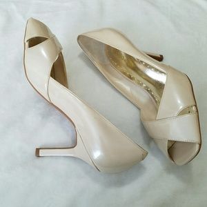 BCBGirls Beige Nude Peep Toes shoes 3.5" he